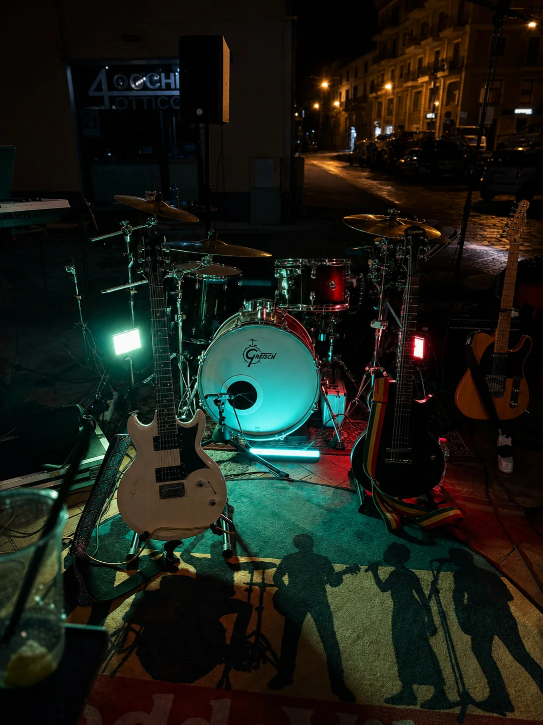 Strumenti dei BeddaVibes pronti per un live reggae in Sicilia